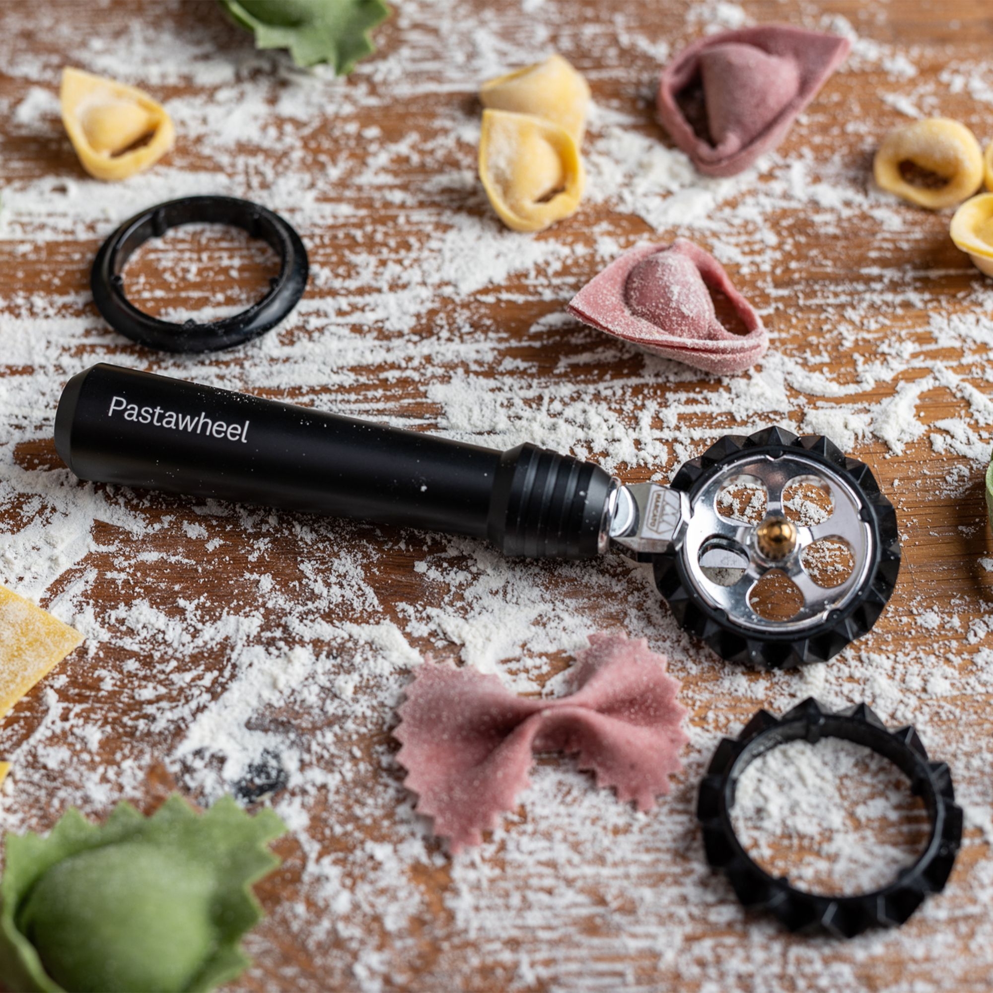 Marcato - Pasta machine "Atlas+" + Pastacutter "Pastawheel" - Nero
